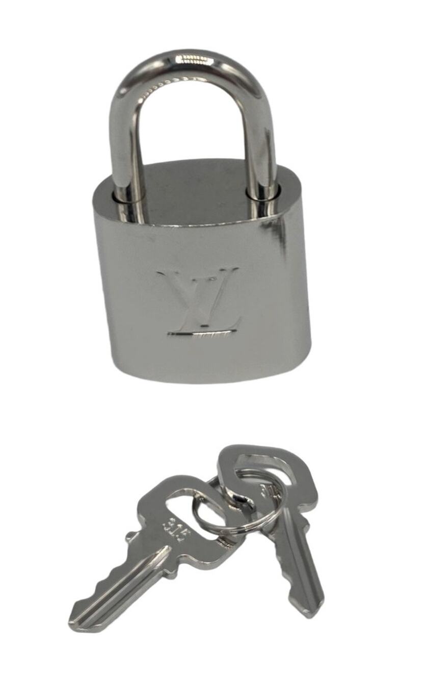 NEW Louis Vuitton LV Silver Padlock and Keys Set #315 Blue Velvet Storage Pouch